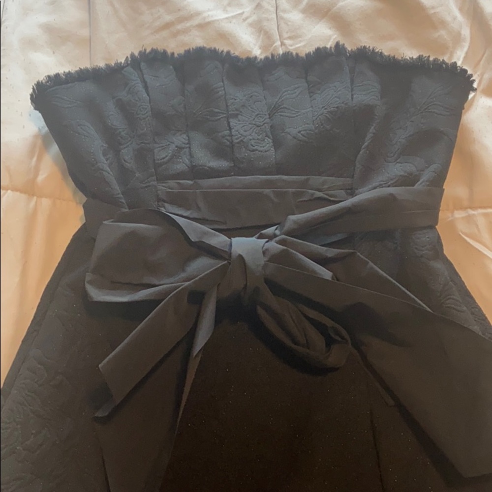 BCBG blk formal dress. Bow detail.
